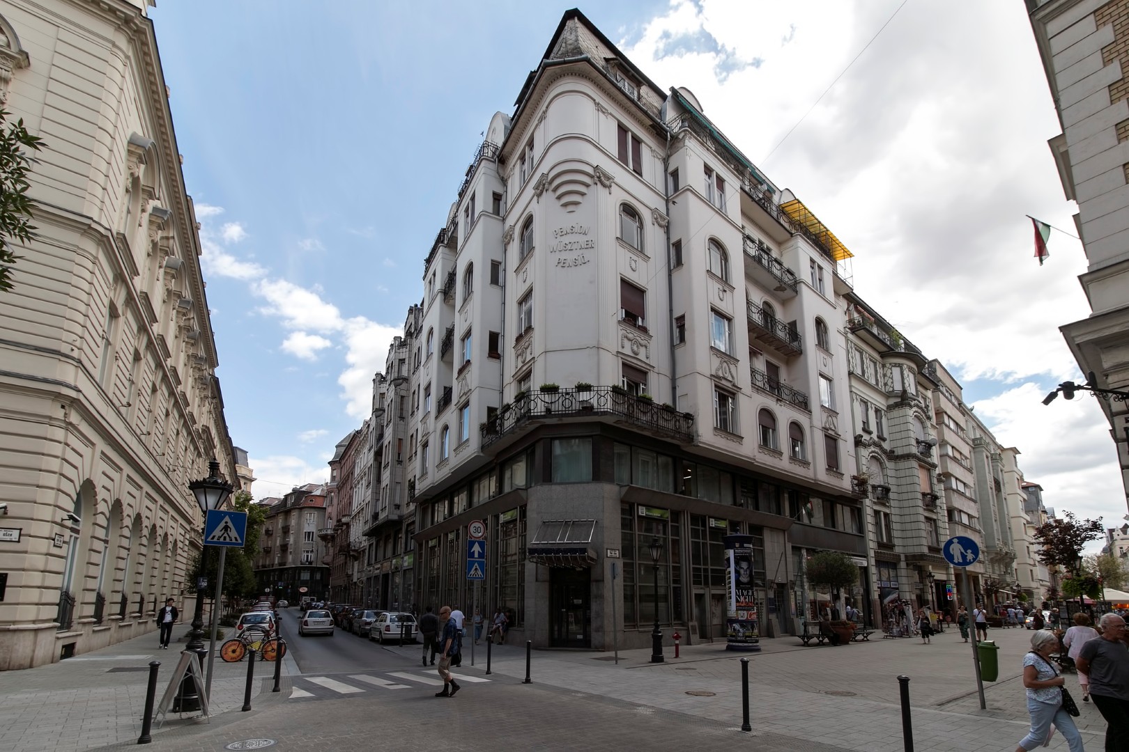 Luxury flat for sale Vaci utca passenger zone Best Budapest Real Estate Agency, Buy Apartments